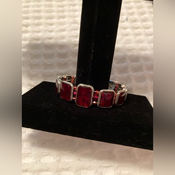 Liz Claiborne Women’s Silver Tone Flex Cuff Bracelet O/S.  Marked LC - Picture 1 of 5